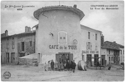 Torre Marchedial en Craponne-sur-Arzon, principios del siglo XX de French Photographer